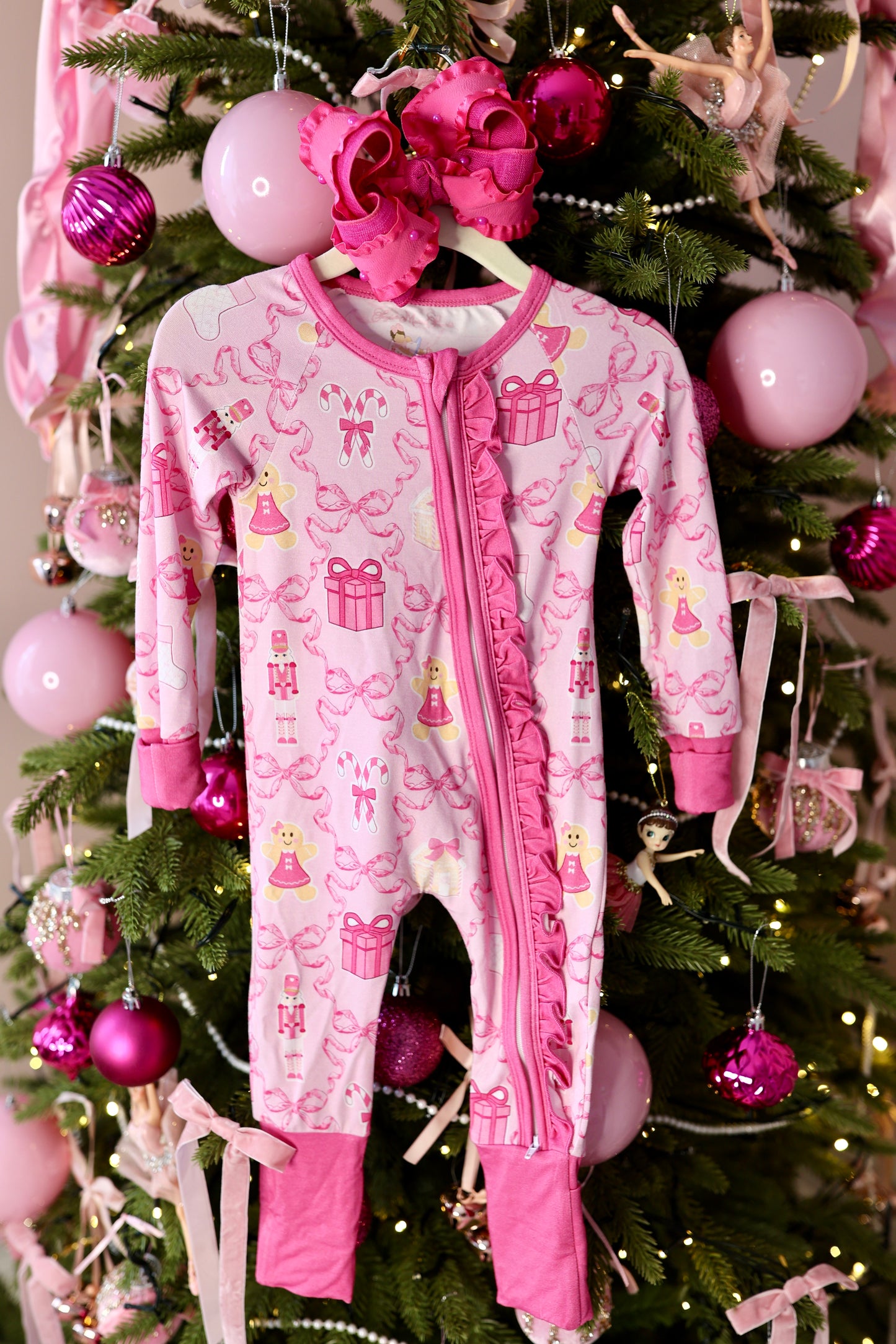 PO1: Pinkmas Dreams BAMBOO: A Perfect Pink Christmas